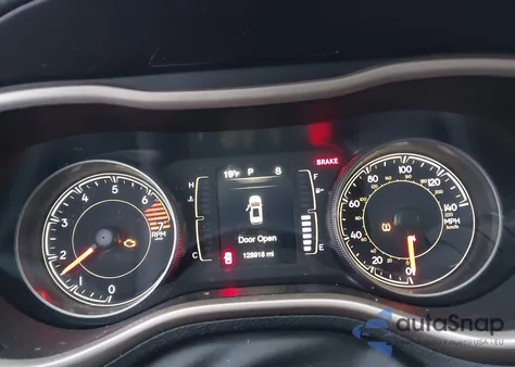 2017 Jeep Cherokee Sport 4X4 из США, поврежденный, VIN 1C4PJMAB8HW664204